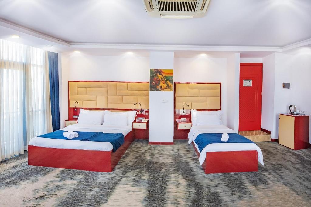 هتل دنیز تفلیس